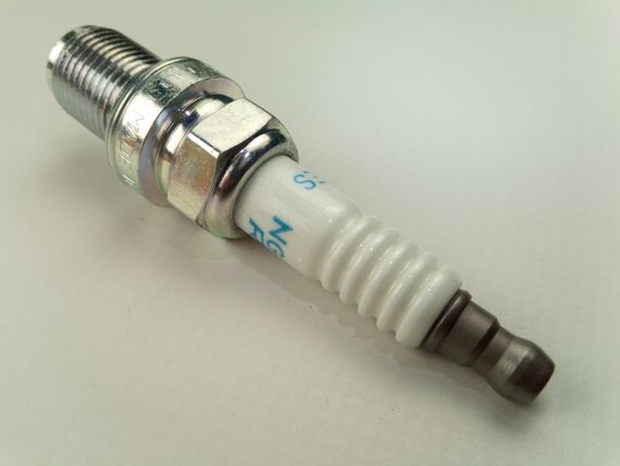 Свічка запалювання NGK BCPR6ES/2330 ВАЗ 2112 | Зображення 1