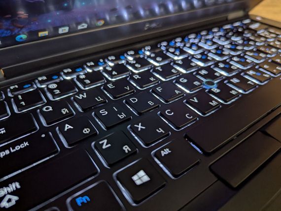 Ігровий ноутбук Dell Latitude 5491 / 14" (1920x1080) IPS / Intel Core i7-8850H (6 (12) ядра по 2.6 - 4.3 GHz) / 16 GB DDR4 / 512 GB SSD / nVidia GeForce MX130, 2 GB GDDR5, 64-bit / WebCam / Windows 10 б/в + Подарунок Бездротова миша / USB | Зображення 5