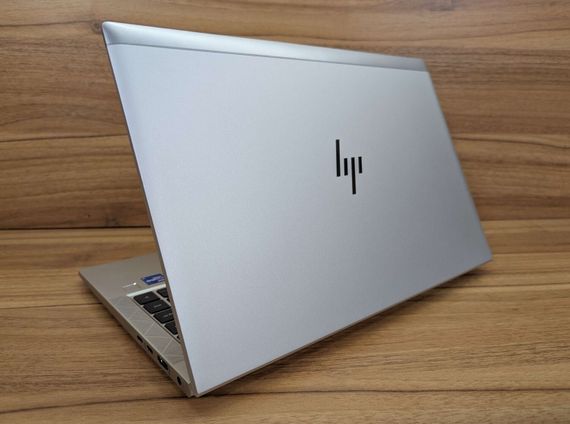 Ультрабук HP EliteBook 840 G8 / 14" (1920x1080) IPS / Intel Core i7-1185G7 (4 (8) ядра по 3.0 - 4.8 GHz) / 16 GB DDR4 / 512 GB SSD / Intel Iris Xe Graphics / WebCam / TouchID / Windows 11 б/в + Подарунок Бездротова миша / USB | Зображення 2