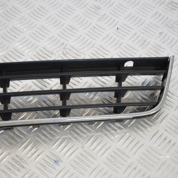 Решетка радиатора Volkswagen Passat B6 2005-2010 Решетка переднего бампера Фольксваген Пассат б6 05322450 | Зображення 2