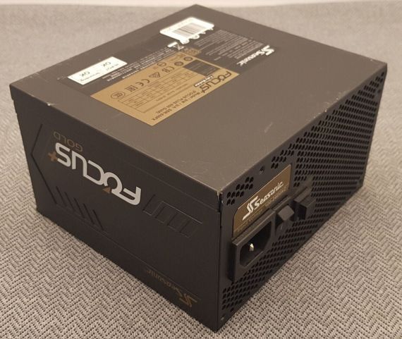 Блок питания Seasonic Focus Plus Gold 650W (SSR-650FX) / 650W / 24+4(4)+4(8) pin б/у | Зображення 4