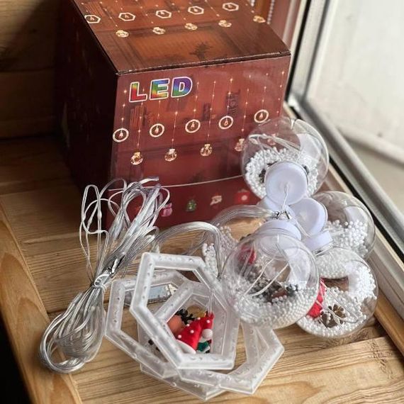 Гірлянда штора 10 ниток Шестикутники з фігурами та кульки від USB SF-50