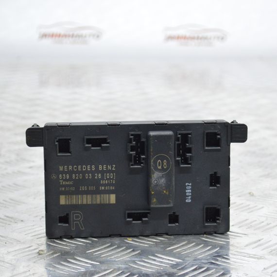 Блок комфорту Mercedes Vito W639 модуль дверей правих передніх Мерседес Віто 639 6398200326