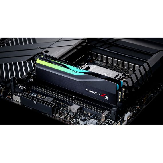 Модуль пам'яті для комп'ютера DDR5 32GB (2x16GB) 6400 Trident Z5 RGB Black G.Skill (F5-6400J3239G16GX2-TZ5RK) | Зображення 4