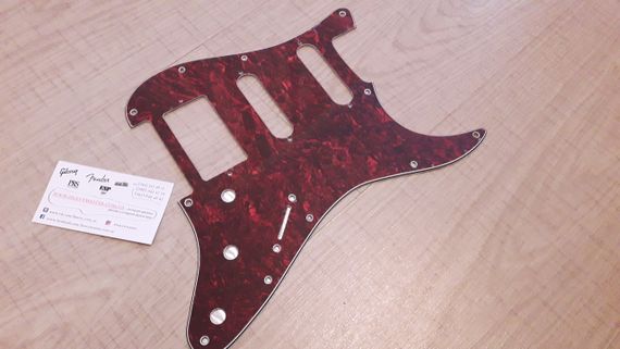 Пікгард для електогітари електрогітарі SSH Fender Stratocaster ST China бордовий на АМІКУ | Зображення 3
