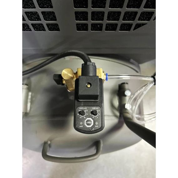 Компрессор высокого давления винтовой масляный GTM DLG7.5V/inv (200 л, 1000 л/мин, 7.5 кВт, 380-400 В, инвертор) | Зображення 7