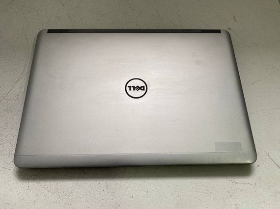 Ноутбук Б-класс Dell Latitude E7440 / 14" (1600x900) TN / Intel Core i7-4600U (2 (4) ядра по 2.1 - 3.3 GHz) / 8 GB DDR3 / 256 GB SSD / Intel HD Graphics 4400 / WebCam / HDMI б/у | Зображення 5