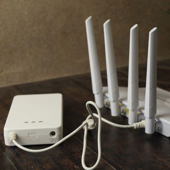 Адаптер резервного живлення для роутера 12В + 4 акумулятори АА, BBU15-DT / Міні упс / Повербанк для роутера | Зображення 6