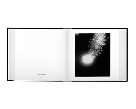 Книга по фотографии, японские фотографы современности работы Хироши Сугимото Hiroshi Sugimoto "Black Box" | Зображення 6