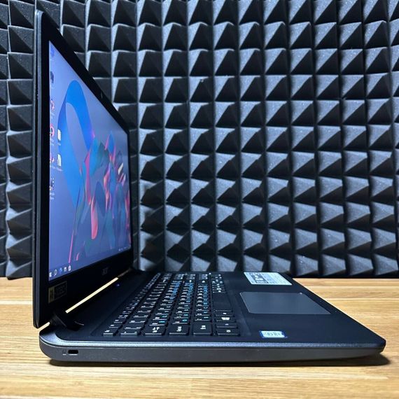 Ноутбук Acer Aspire ES1-572 / 15.6" (1920x1080) TN / Intel Core i3-6006U (2 (4) ядра по 2.0 GHz) / 8 GB DDR4 / 128 GB SSD / Intel HD Graphics 520 / WebCam б/у | Зображення 4