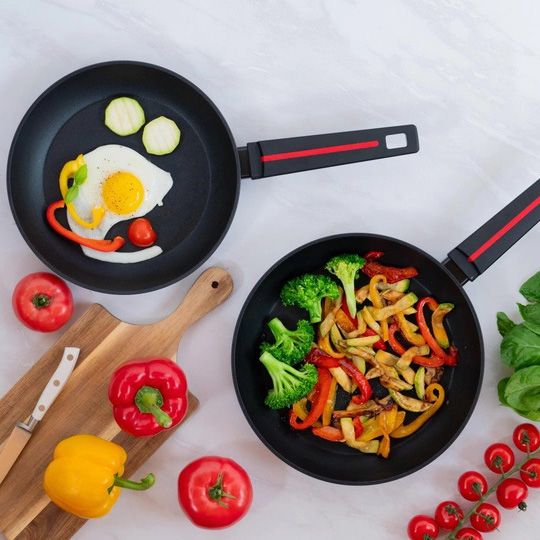 Лита антипригарна сковорода Magio MG-1170 24 см, для індукційної плити, сковорода з індукційним дном | Зображення 3