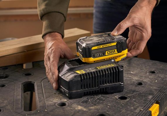 Зарядний пристрій та 1 акумулятор STANLEY FATMAX SFMCB14M1 | Зображення 4