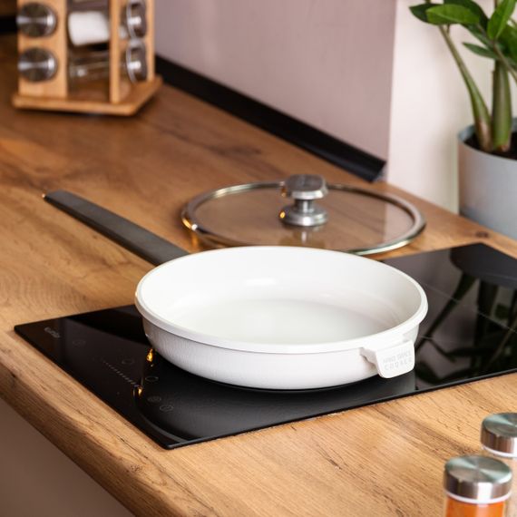 Алюминиевая сковорода с керамическим антипригарным покрытием 2 л Ø 24 см белая MGC | Зображення 5