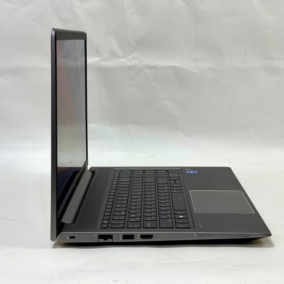 Мобільна робоча станція HP ZBook Power 15 G8 / 15.6" (1920x1080) IPS / Intel Core i5-11400H (6 (12) ядер по 4.5 GHz) / 32 GB DDR4 / 512 GB SSD / Intel UHD Graphics / WebCam / Windows 11 Pro б/в + Подарунок Бездротова миша USB / Wireless | Зображення 4