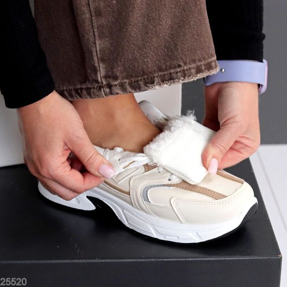 Повседневные модельные бежевые зимние кроссовки доступная цена | Зображення 4