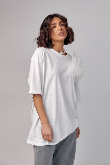 Подовжена футболка oversize з об'ємною квіткою - білий цвет, S (є розміри) | Зображення 6
