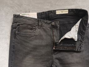 Джинсы зауженные slim fit