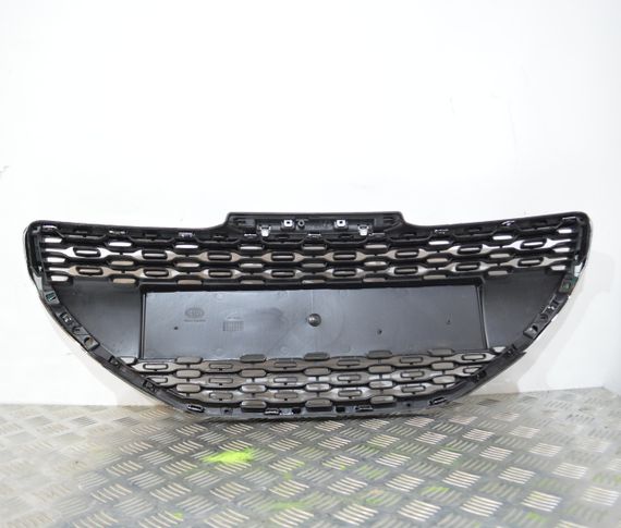 Решітка радіатора Peugeot 208 2012-2015 дорестайл Решітка переднього бампера Пежо 208 9672794377 | Зображення 4