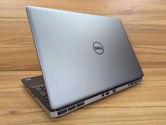 Мобільна робоча станція Б-клас Dell Precision 7560 / 15.6" (1920x1080) IPS / Intel Core i5-11500H (6 (12) ядер по 2.4 - 4.6 GHz) / 16 GB DDR4 / 512 GB SSD / nVidia Quadro T1200, 4 GB GDDR6, 128-bit / WebCam / Windows 11 б/в + Подарунок Миша / USB | Зображення 7
