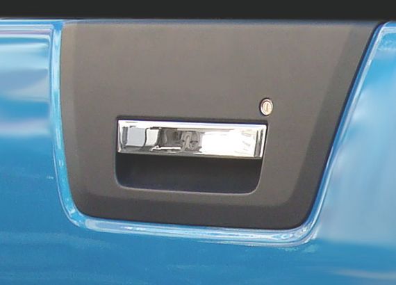 Накладка на ручку багажника (нерж) Carmos - Турецкая сталь для Nissan Navara 2006-2015 гг