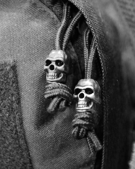 Стопери для шнурка 10шт KOMBAT UK Skull Cord Stoppers | Зображення 2