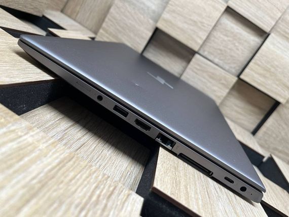 Ноутбук Б-клас HP ZBook 14U G5 / 14" (1920x1080) IPS / Intel Core i5-8350U (4 (8) ядра по 1.7 - 3.6 GHz) / 8 GB DDR4 / 256 GB SSD M.2 / Intel UHD Graphics 620 / WebCam / Fingerprint / HDMI б/в | Зображення 6