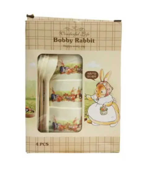 Дитячий набір посуду Bobby Rabbit 4 тарілки з ложечками ∙ Набір дитячих тарілок Bobby Rabbit | Зображення 1