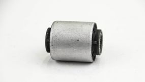 Сайлентблок важеля передній знизу спереду Citroen C4/Peugeot 308/3008 1.2-2.0 16-, Hutchinson (56221