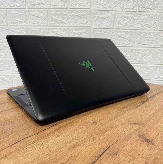 Ноутбук Razer Blade 17 RZ09-0220 120Hz i7 7700HQ 16Gb SSD 500Gb GTX 1060 Б/В | Зображення 4