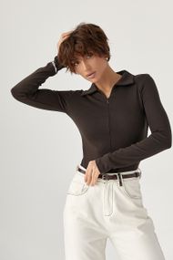 Приталений лонгслів-поло на блискавці - темно-коричневий цвет, M (є розміри)