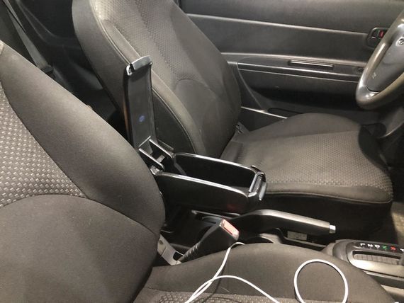 Подлокотник (в подстаканник) для Hyundai Accent 2006-2010 гг | Зображення 1
