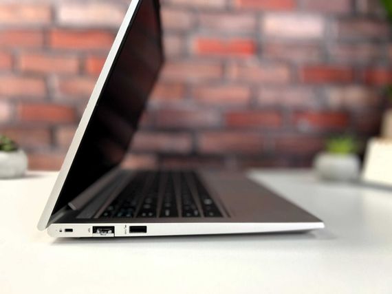 Ультрабук Б-клас HP ProBook 440 G10 / 14" (1920x1080) IPS / Intel Core i3-1315U (6 (8) ядер по 1.2 - 4.5 GHz) / 8 GB DDR4 / 256 GB SSD / Intel UHD Graphics / WebCam б/в + Подарунок Бездротова USB-миша | Зображення 5