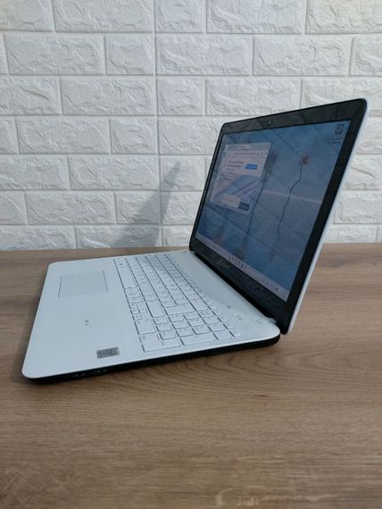 Ноутбук Б-клас Sony Vaio SVF15N2Z2EB / 15.6" (1920x1080) TN / Intel Core i5-4200U (2 (4) ядра по 1.6 - 2.6 GHz) / 8 GB DDR3 / 250 GB SSD / nVidia GeForce GT 740M, 2 GB GDDR3, 64-bit / WebCam / DVD-ROM б/в | Зображення 5