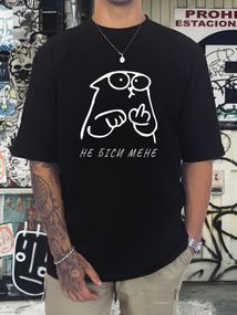 Футболка з мерчем