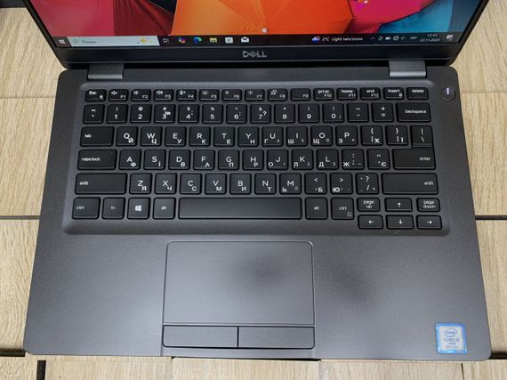 Ультрабук Б-клас Dell Latitude 5300 / 13.3" (1920x1080) IPS / Intel Core i5-8365U (4 (8) ядра по 1.6 - 4.1 GHz) / 8 GB DDR4 / 256 GB SSD M.2 / Intel UHD Graphics 620 / WebCam / USB 3.1 / HDMI / Windows 10 б/в | Зображення 5