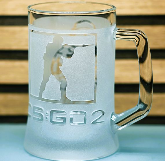 Пивний келих 670 мл CS GO КС ГО з гравіюванням подарунок для геймера фаната  ігровий кухоль для пива | Зображення 2