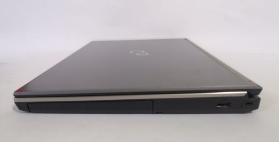 Мобільна робоча станція Fujitsu Celsius H760 / 15.6" (1920x1080) IPS / Intel Core i5-6440HQ (4 ядра по 2.6 - 3.5 GHz) / 16 GB DDR4 / 256 GB SSD / nVidia Quadro M600M, 2 GB GDDR5, 128-bit / WebCam / DisplayPort б/в | Зображення 6