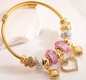 Браслет Twisted Rope с подвесками в форме сердец и шармами - Pink&Gold
