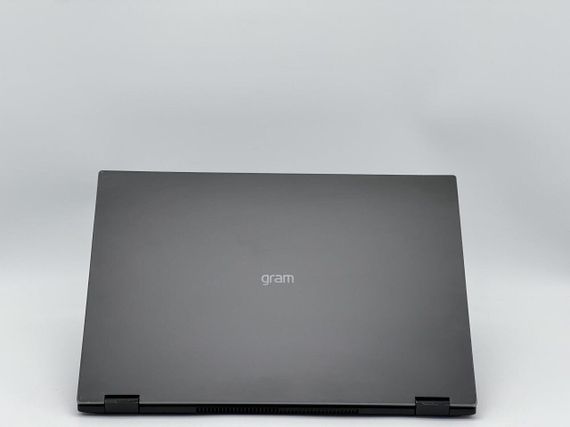 Ультрабук Б-клас LG Gram SuperSlim 16T90Q / 16" (2560x1600) IPS / Intel Core i7-1260P (12 (16) ядер по 3.4 - 4.7 GHz) / 16 GB DDR4 / 1024 GB SSD / Intel Iris Xe Graphics / WebCam б/в + Подарунок  Бездротова миша HOCO GM28 | Зображення 5