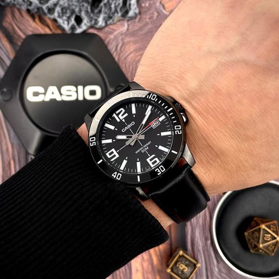 Чоловічий годинник Casio MTP-VD01BL-1B | Зображення 2