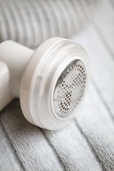 Машинка для видалення катишків Adler AD 9615 на батарейках для одягу і меблів | Зображення 6