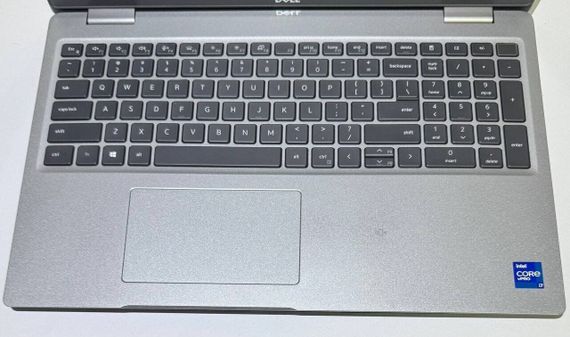 Ультрабук Dell Latitude 5520 / 15.6" (1920x1080) IPS / Intel Core i7-1185G7 (4 (8) ядра по 4.8 GHz) / 16 GB DDR4 / 256 GB SSD / Intel Iris Xe Graphics / WebCam б/в | Зображення 3