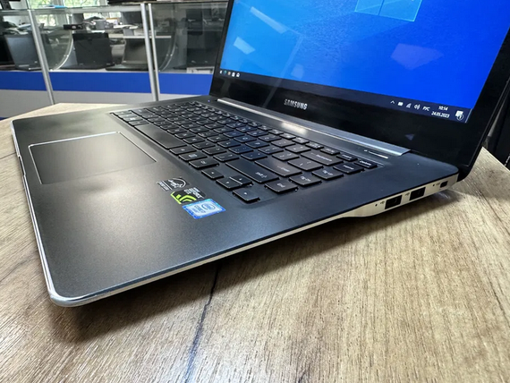 Ноутбук Samsung NP940 15.6" 4K Touch i7 6700HQ/16Gb/256Gb SSD/GTX 950M Б/В | Зображення 1