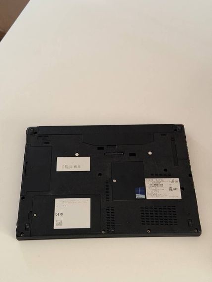 Ноутбук Б-класс Fujitsu LifeBook E734 / 13.3" (1920x1080) TN / Intel Core i5-4210M (2 (4) ядра по 2.6 - 3.2 GHz) / 8 GB DDR3 / 128 GB SSD / Intel HD Graphics 4600 / WebCam / Windows 10 б/у | Зображення 5