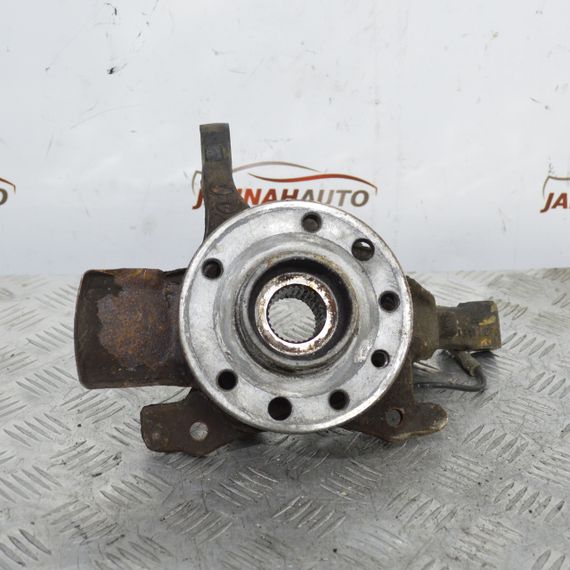 Поворотний кулак правий Opel Astra H 2004-2010 ступиця маточина цапфа Опель Астра Н 13111670