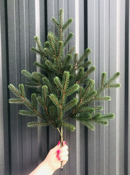 Декоративна гілка штучної хвої Traditional 60 см зелена | Зображення 4