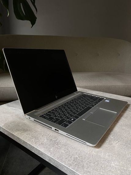 Ультрабук Б-класс HP EliteBook 840 G5 / 14" (1920x1080) IPS / Intel Core i5-8350U (4 (8) ядра по 1.7 - 3.6 GHz) / 8 GB DDR4 / 256 GB SSD / Intel UHD Graphics 620 / WebCam / Win 10 б/у | Зображення 2