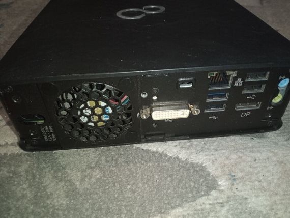Неттоп Б-класс Fujitsu Esprimo Q920 USFF / Intel Core i5-3470T (2 (4) ядра по 2.9 - 3.6 GHz) / 6 GB DDR3 / 240 GB SSD / Intel HD Graphics 4600 б/у | Зображення 2