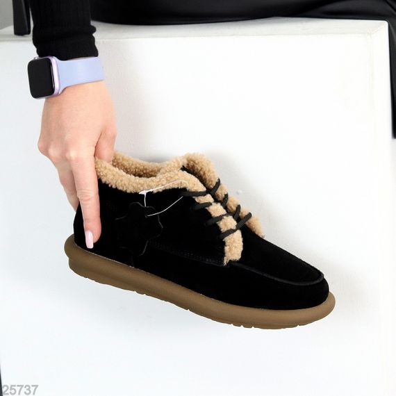 Стильные зимние низкие замшевые черные ботинки с бежевой опушкой | Зображення 8