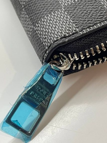 Вертикальний гаманець Louis Vuitton Zippy сірий | Зображення 6